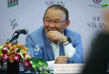 HLV Park Hang Seo có hành động bất ngờ khi trở lại Việt Nam