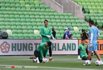 Thủ môn ĐT Việt Nam 'lấn sân' sang châu Âu