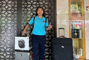 Vừa ghi bàn, Huỳnh Như lại gây chú ý trước khi sang Đức thi đấu