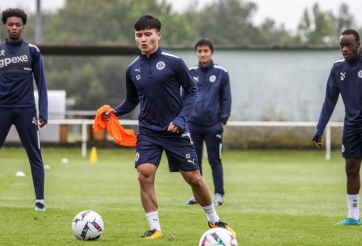 Báo châu Âu phản ứng bất ngờ ngày Quang Hải về Việt Nam thi đấu