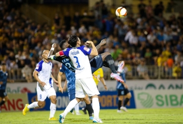 Đội bóng Việt Nam 'vác đơn đi kiện'