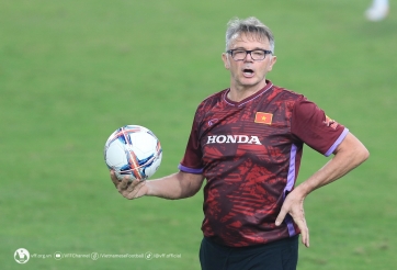 HLV Troussier họp khẩn, ra quyết định không ai ngờ tới với ĐT Việt Nam