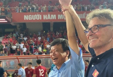 HLV Troussier cảm ơn bầu Hoàn