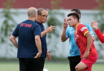 HLV Park Hang Seo cùng Quang Hải khiến nhiều người bất ngờ