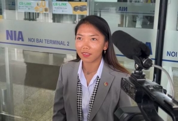 Huỳnh Như gây chú ý bởi hành trang đặc biệt