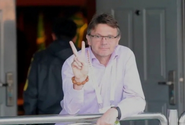 Từ châu Âu, HLV Troussier báo tin quan trọng về 'kế hoạch tương lai' cho người hâm mộ