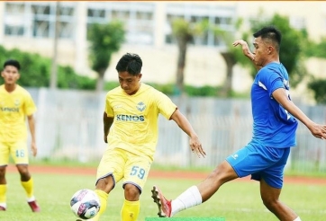 Cầu thủ Việt Nam nhận án phạt cực nặng