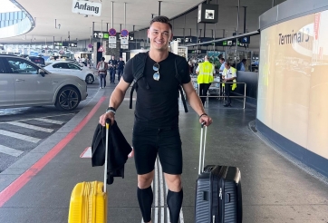 Từ châu Âu, thủ môn Việt kiều lên đường về Việt Nam