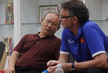 HLV Park Hang Seo bất ngờ tái ngộ HLV Troussier