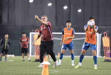 HLV Troussier gây bất ngờ ở ĐT Việt Nam