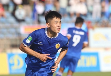 'Gà son' ĐT Việt Nam ghi bàn trong trận cầu có mưa bàn thắng