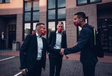 Ngôi sao Việt kiều hành động bất ngờ trước ngày lên ĐT Việt Nam