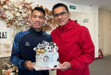 VIDEO: Cầu thủ HAGL đón điều bất ngờ từ HLV Kiatisak