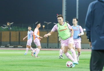 VIDEO: ĐT Việt Nam tập trên sân chuẩn World Cup tại Qatar