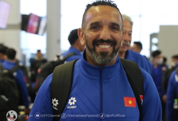 Người thay HLV Troussier 'xem giò' dàn sao CAHN