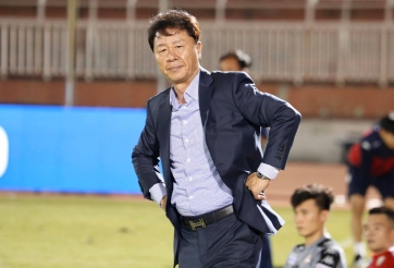 Thầy cũ của Công Phượng bất ngờ bị 'ném đá'