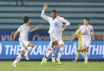 Vòng 14 V-League: Nóng đua vô địch và trụ hạng