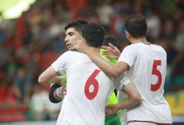 Đội bóng số 1 châu Á thắng cách biệt ở Việt Nam