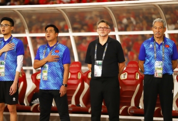 HLV Troussier cập nhật hoạt động mới