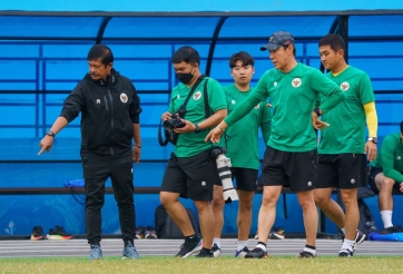 HLV Indonesia tiếp tục phàn nàn sân tập trước giờ đấu U23 Việt Nam