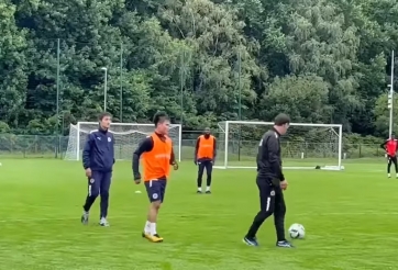 Quang Hải nhận hỗ trợ đặc biệt ở buổi tập tại Pau FC