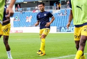 HLV Pau FC cảnh báo Quang Hải và đồng đội sau chuỗi trận tệ hại