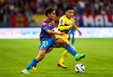 HLV Pau FC làm điều khó ngờ, Quang Hải tiếp tục bị 'ngó lơ'?