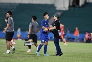 Thua toàn diện Việt Nam, 'sếp lớn' Thái Lan bị đòi từ chức ngay lập tức