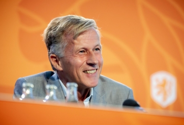 HLV Á quân World Cup: 'Tôi không biết gì về ĐT nữ Việt Nam'