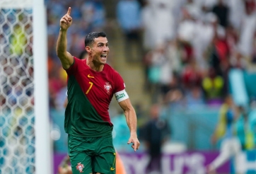 Ronaldo bị FIFA 'từ chối' lập kỷ lục ngày Bồ Đào Nha đi tiếp