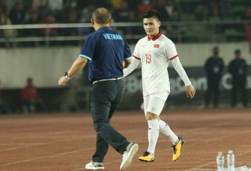 HLV Park Hang Seo bất ngờ 'trách' Quang Hải sau AFF Cup