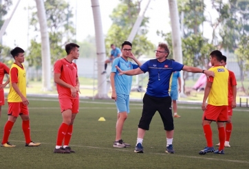 VFF nói lý do trao HLV Troussier bản hợp đồng 'vô tiền khoáng hậu'