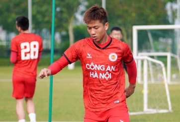 Sao ĐT Việt Nam ghi siêu phẩm, CAHN vẫn thua đau sau 'mưa bàn thắng'