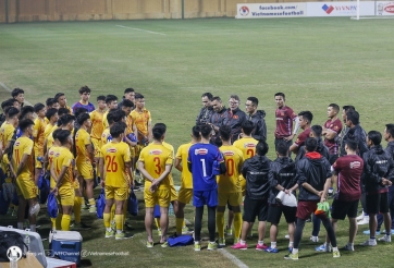 Tiết lộ cuộc trò chuyện giữa HLV Troussier và U23 Việt Nam trước 'siêu giải đấu'