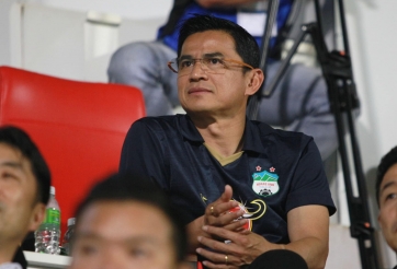 HLV Kiatisak 'bất lực' nhìn HAGL thua đội Nhật Bản