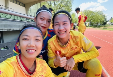 Huỳnh Như khiến CĐV phấn khích tại Đức