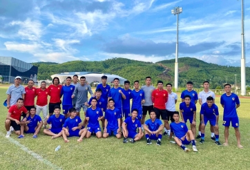 Đội bóng Việt Nam thắng đậm sau sự cố đau thương