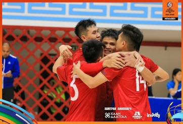 Việt Nam nhận ngay 'quà lớn' sau 3 trận toàn thắng