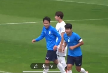 VIDEO: Tiền đạo Việt Nam ghi hattrick tại Hàn Quốc, có siêu phẩm cực đẹp