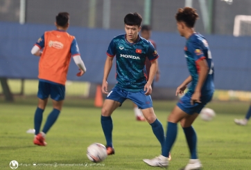 VIDEO: ĐT Việt Nam hừng hực khí thế dù thiếu quân