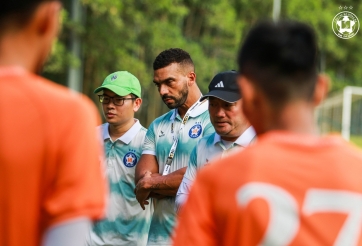 HLV Brazil cập bến đội Việt Nam