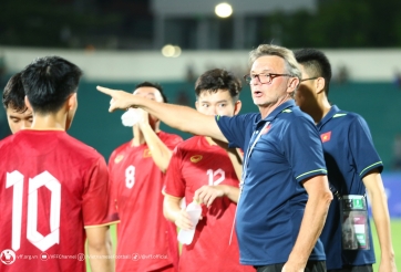 HLV Troussier nhận thông báo từ LĐBĐ Châu Á