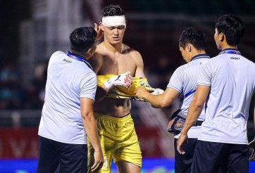 Thủ môn Việt kiều báo tin vui tới NHM