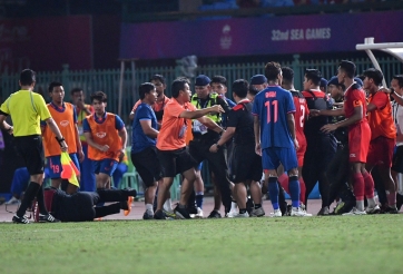Thái Lan 'ân xá' cầu thủ gây phẫn nộ