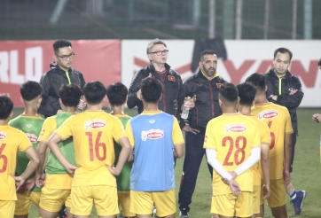 HLV Troussier triệu tập số lượng lớn cầu thủ trẻ