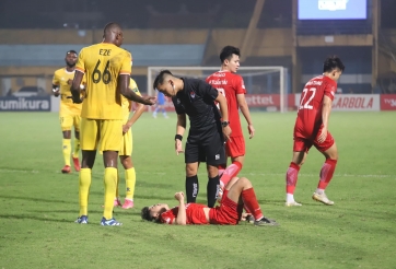 Cầu thủ vào bóng ác ý tiền vệ ĐT Việt Nam nhận án phạt bổ sung?