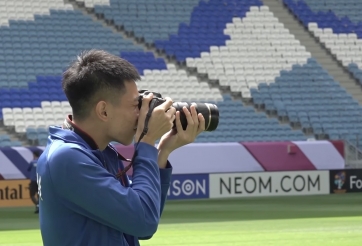 Đình Bắc trổ tài chụp ảnh, U23 Việt Nam trải nghiệm công nghệ mới