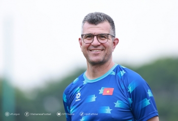 HLV Brazil cùng tuyển Việt Nam sang Hàn Quốc trước khi dự World Cup
