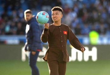 Đỗ Kim Phúc được mời biểu diễn ở sân nhà của Barca