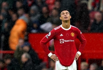 MU bất ngờ có động thái phũ phàng với Ronaldo